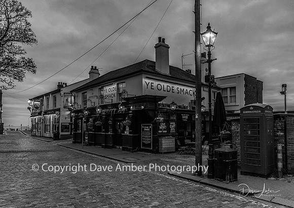 Ye Olde Smack Inn BW