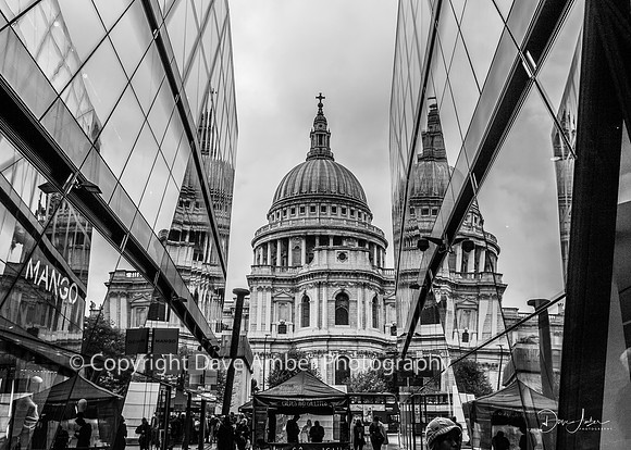 St Paul's 3 BW